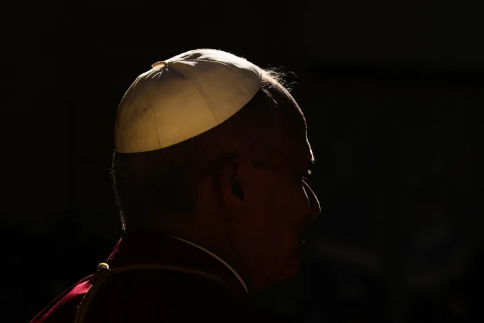 Do apartamento exclusivo no Gemelli à suspensão de atividades: o que se sabe sobre a hospitalização do Papa Leão XIV