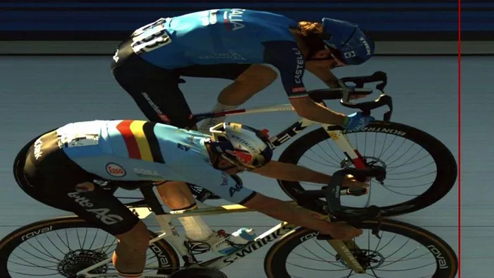 VÍDEOS: Evenepoel cai, levanta-se e vence Europeu no «photo finish»