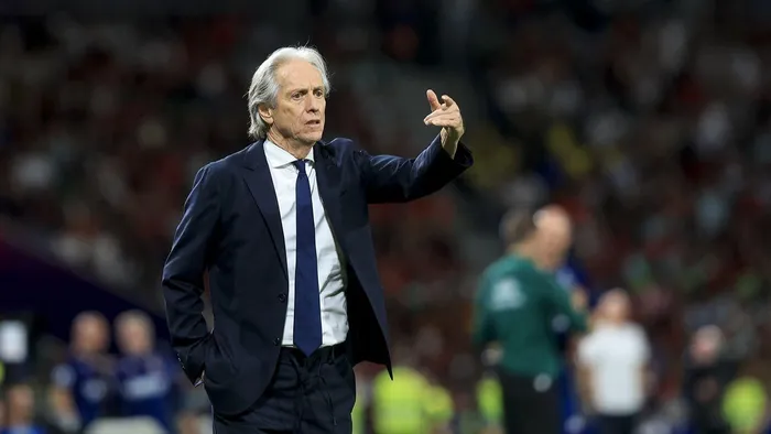 Jorge Jesus morde e assopra