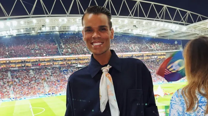 Zé Lopes faz partilha inusitada: "Quem disse que não se pode perder a virgindade aos 29 anos?"