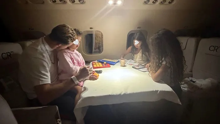 FOTO: Georgina mostra como foi o voo de Ronaldo para Riade
