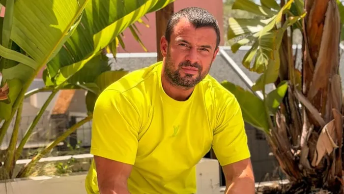 “Alô, vi que meteste um like”: Imagem de Marco Costa é usada para “engate” e ex-concorrente denuncia tudo