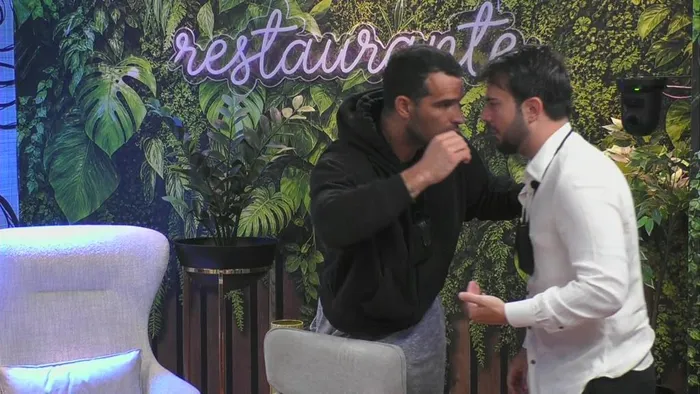 «Tu encostaste-lhe a cabeça»: Francisco Monteiro e Luís em debate aceso que envolve Miguel Vicente