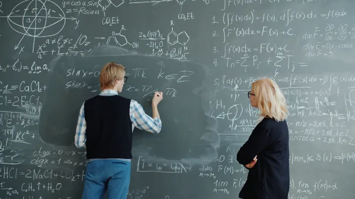 Professores deslocados: 6 estratégias para gerir o orçamento