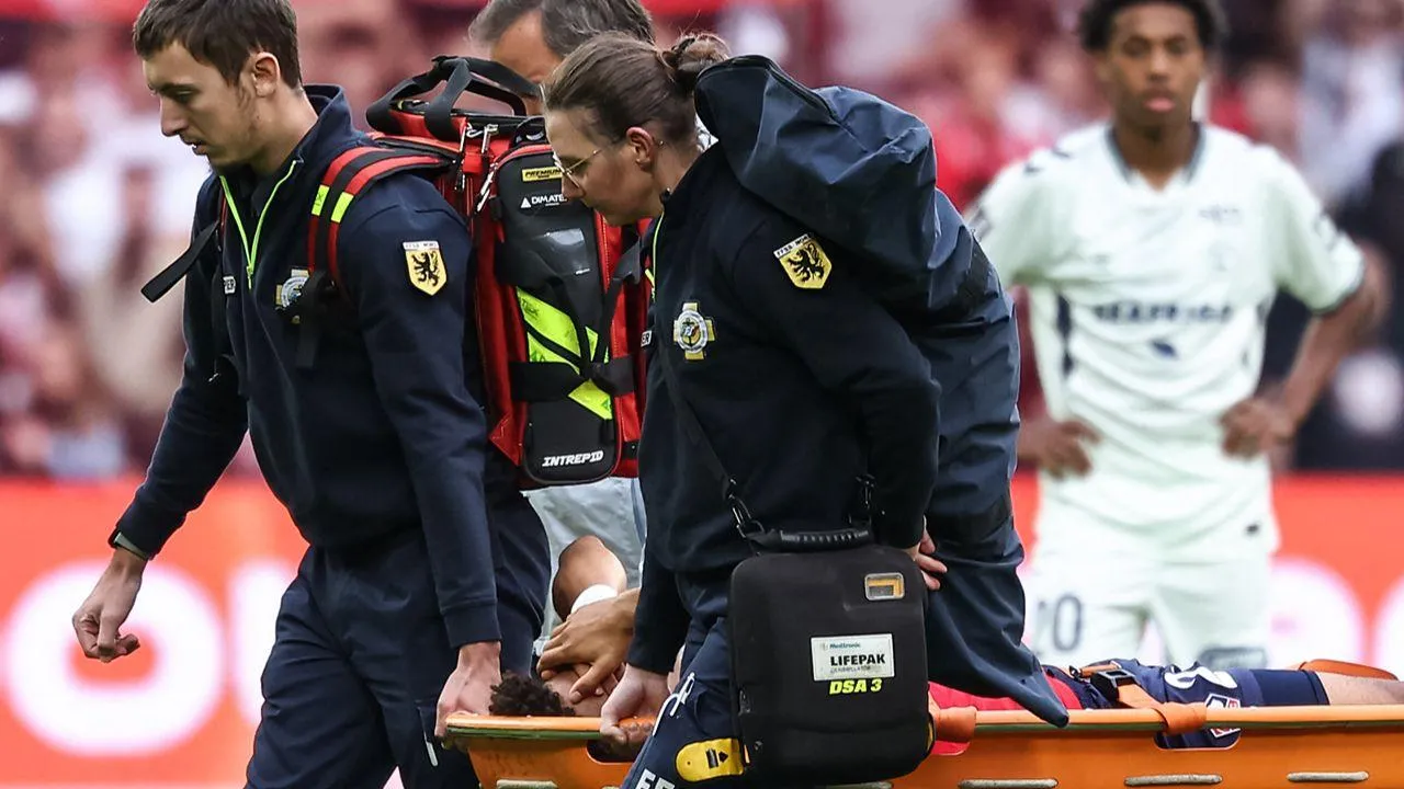 Tiago Santos abandona jogo em lágrimas após nova lesão no joelho