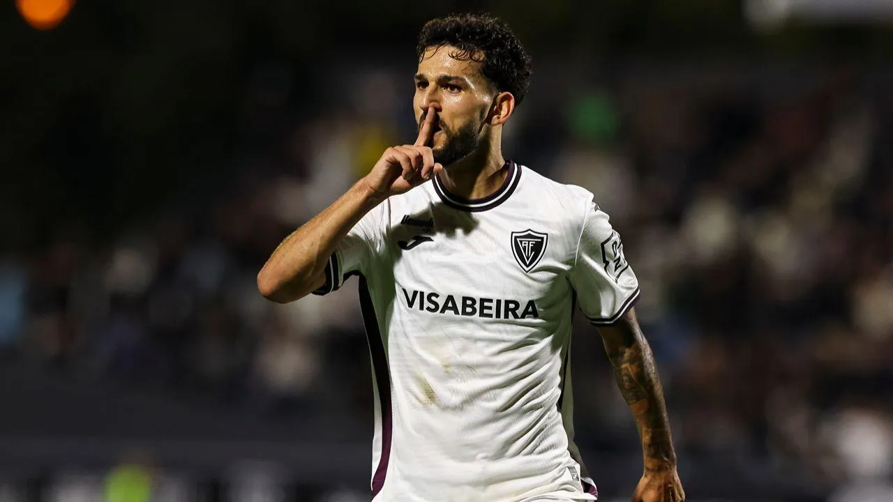 Académico de Viseu bate Estoril por 2-1 e soma quarta vitória seguida na Liga
