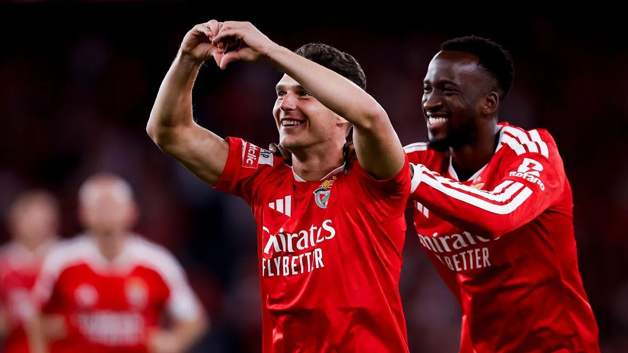 Benfica vence Vitória Guimarães por 2-0: Prestianni brilha, Pavlidis assiste
