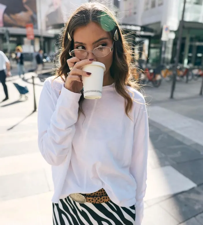 Todas as mulheres com mais de 50 anos precisam de ter esta saia da Zara que custa menos de 20 euros