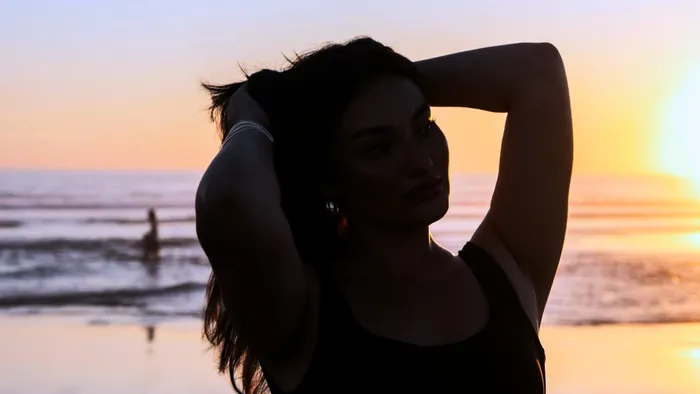 Venceu um concurso na TVI e hoje é a "menina querida" da rádio. Esta jovem quebra padrões e está a conquistar uma legião de fãs