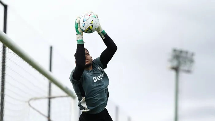 Há um novo herói no Sporting: Conheça toda a história do homem que brilhou em noite de Champions e que pode "destronar" Rui Silva