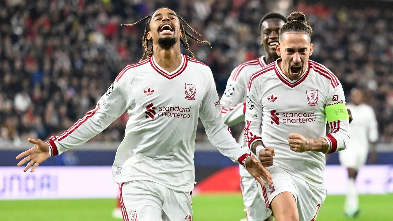 VÍDEO: Barcola estreia-se nos golos pelo Liverpool com um hat-trick