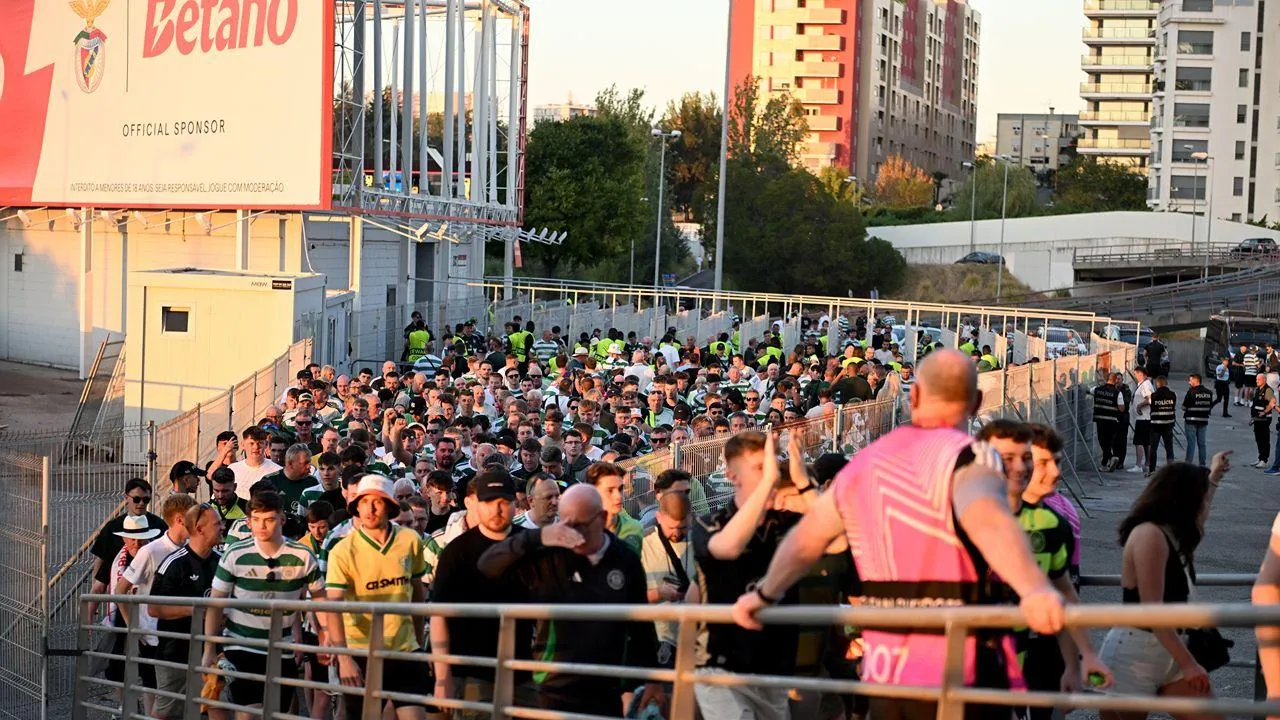 Adeptos do Celtic denunciam tratamento policial na Luz: «Como animais»