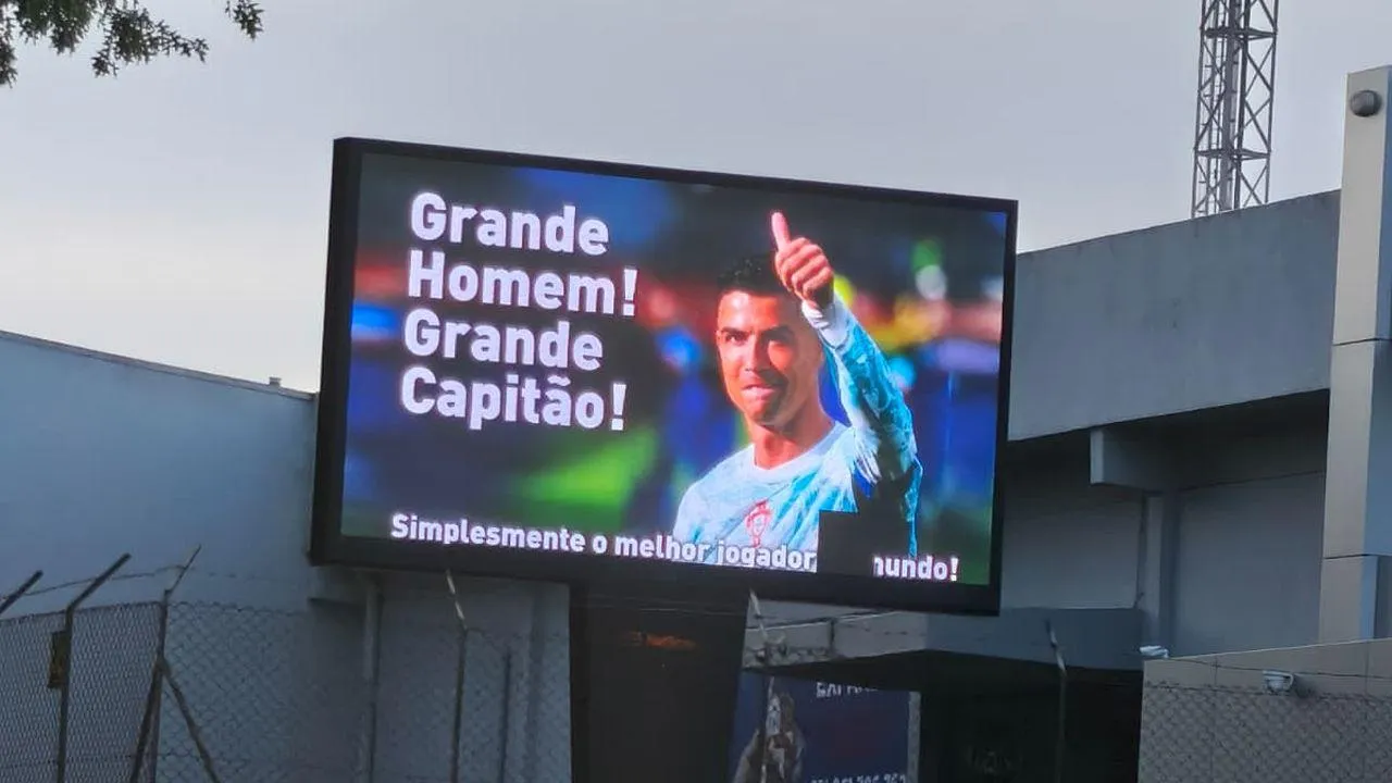 «Grande homem! Grande capitão!»: novo cartaz de apoio a CR7 no Porto