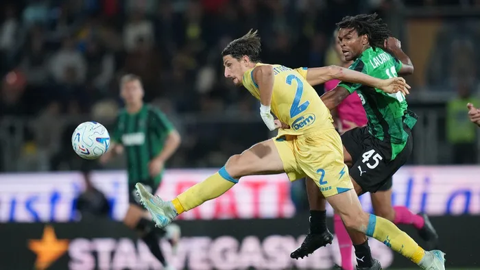 Itália: Frosinone bate Sassuolo de Obrador em jogo com primeira parte de loucos