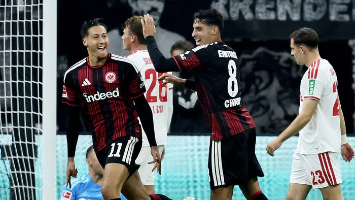 VÍDEO: Frankfurt responde a hecatombe com a primeira vitória em casa da época