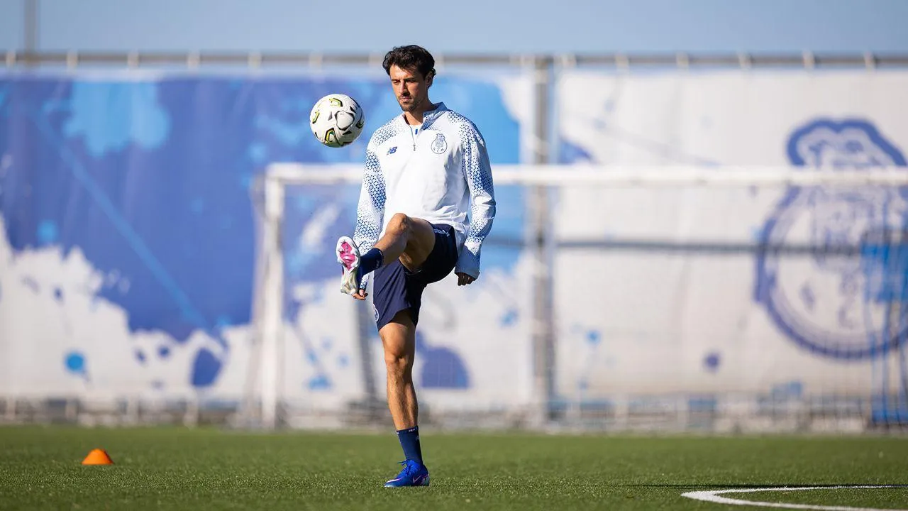 André Pereira regressa ao FC Porto como treinador adjunto dos sub-17