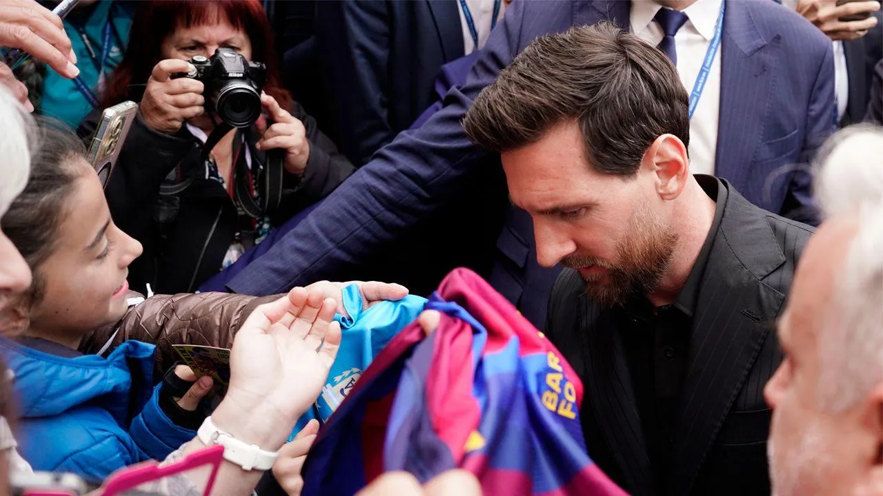 Oviedo recebe Messi em euforia antes dos Prémios Princesa das Astúrias