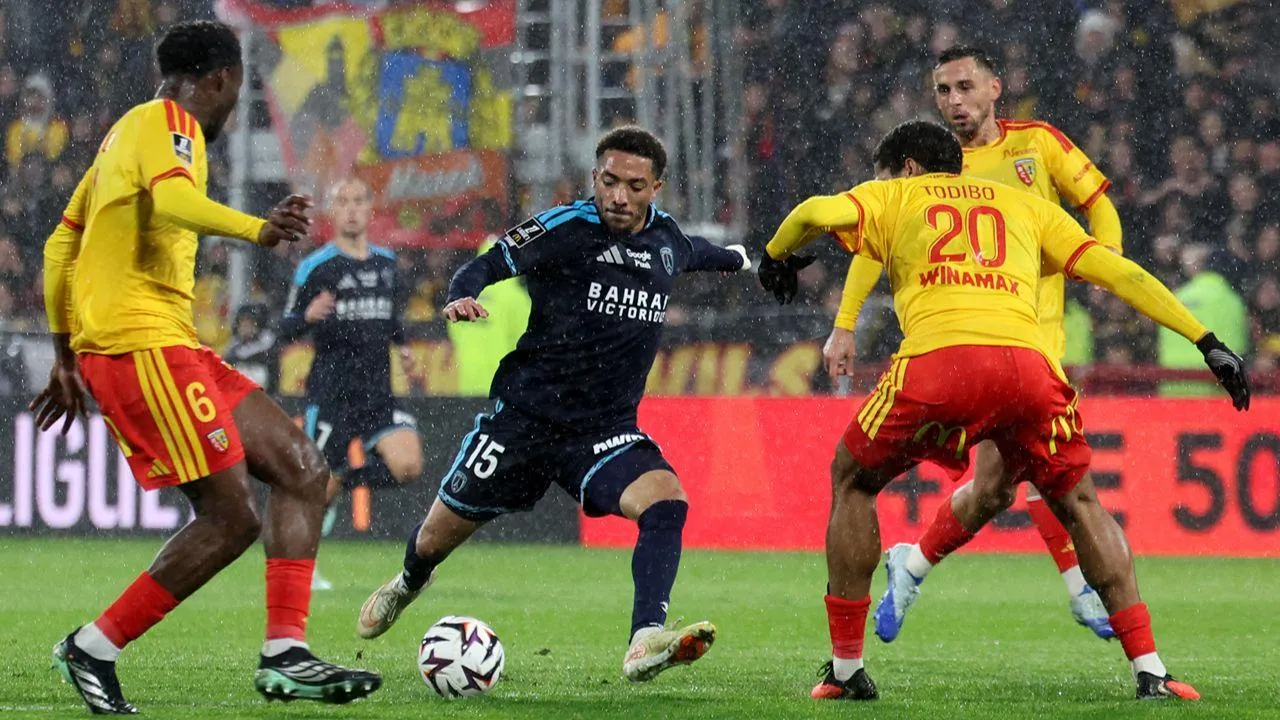 França: Lens dá a volta ao marcador e bate Paris FC