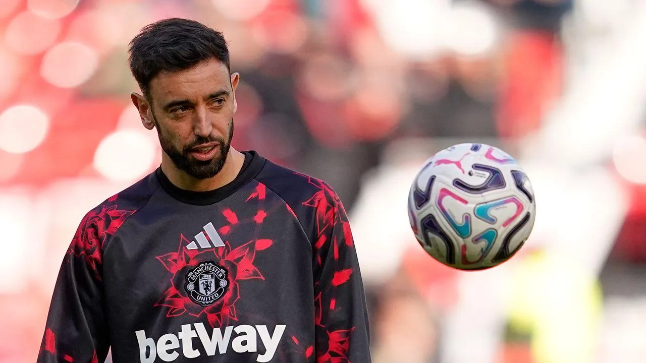 Neville critica Bruno Fernandes e questiona atitude do balneário do United