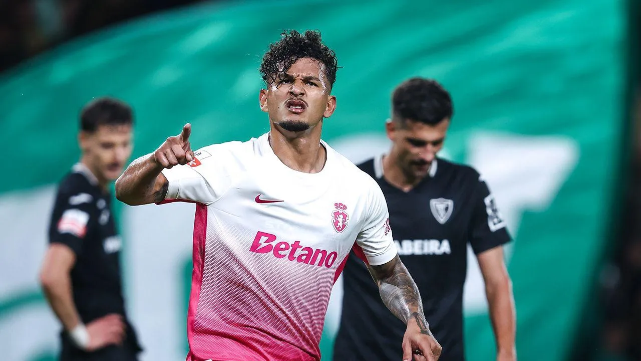 Suárez frustrado após derrota do Sporting: «Continuaremos juntos até ao fim»
