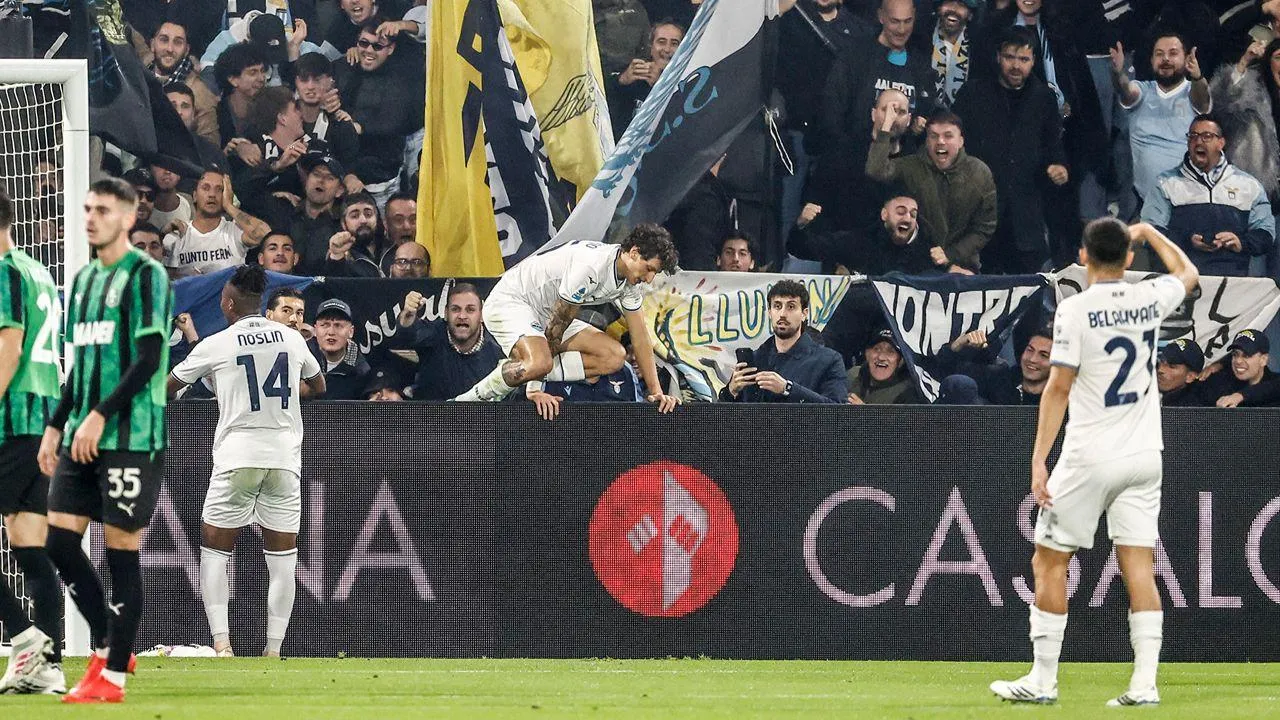 Lazio goleia Sassuolo por 6-2 e assume liderança isolada da Serie A