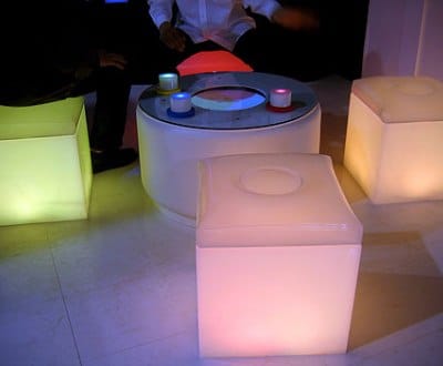 Japoneses criam mobiliário que muda de cor - TVI