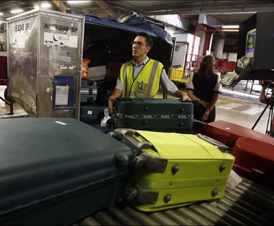 Portela: atrasos nos voos e na bagagem - TVI