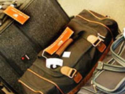 Direcção Geral do Consumidor questiona Groudforce sobre perda de bagagens - TVI