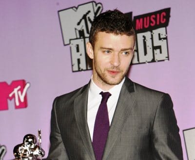 Justin Timberlake, Anna Faris e Dan Aykroyd dão voz em «Zé Colmeia» - TVI