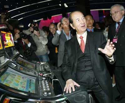 Stanley Ho reforça no BCP para 2,26% do capital - TVI