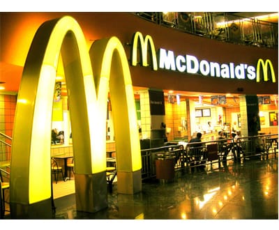 Britânicos trocam restaurantes por McDonalds por causa da crise - TVI