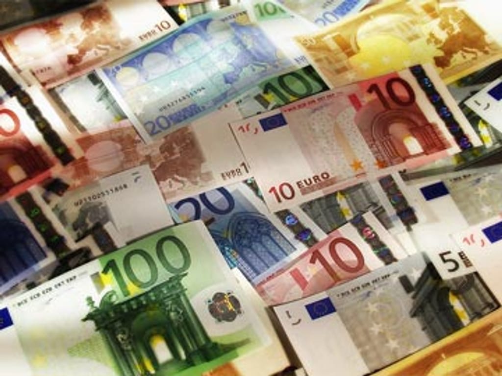 Dinheiro, euros