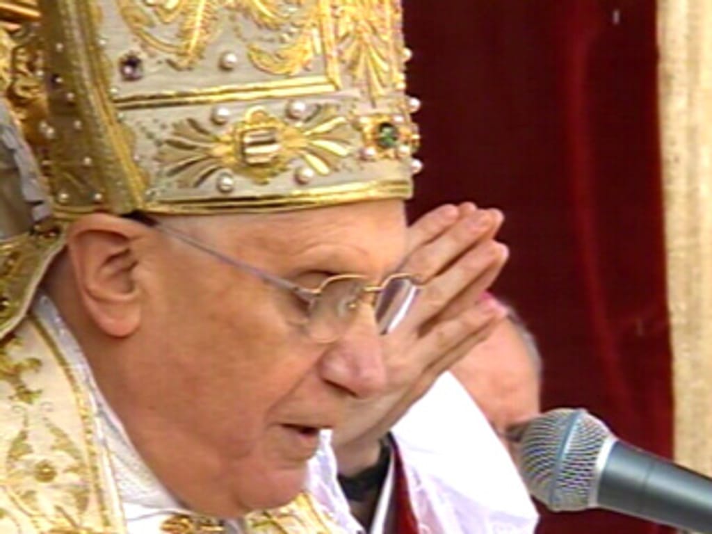 Papa Bento XVI apela à paz no mundo