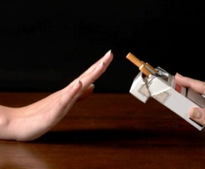 Tabaco: trocar cigarros por música - TVI