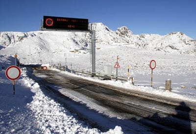 Neve encerra estrada na Serra da Estrela - TVI