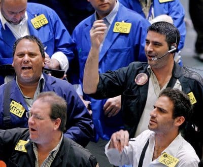 Dow Jones abre a valorizar 0,45% e Nasdaq trepa 0,80% - TVI