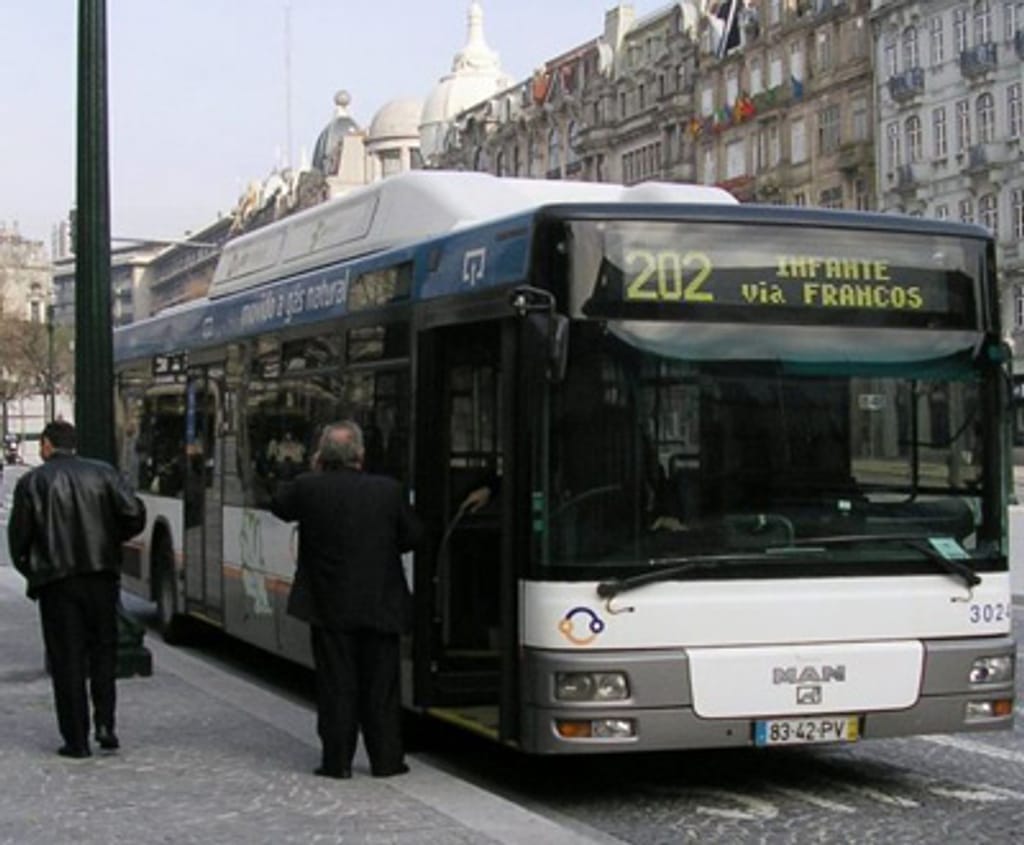 Autocarro (foto de arquivo)