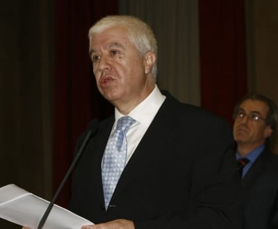 Ministro: «País não resistirá à não aprovação do Orçamento» - TVI