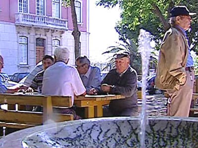 Quase 50% das empresas em Portugal incentiva planos de pensões - TVI