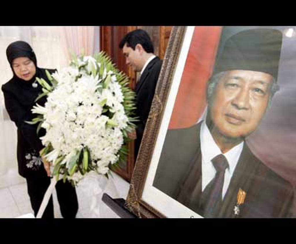 Funeral de Estado para Suharto - Foto Lusa/EPA