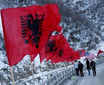 Kosovo: ministros vão tentar obter posição comum - TVI
