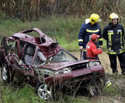 Estradas de Portugal culpa chuva por mortes - TVI