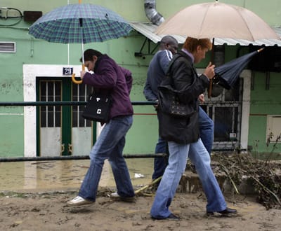 Portugal em alerta devido a chuva e vento - TVI