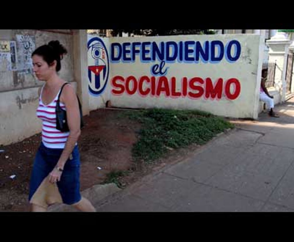 Dia-a-dia em Cuba - Foto Lusa/EPA