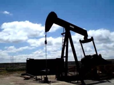 Petróleo estabiliza com aumento de stocks nos EUA - TVI