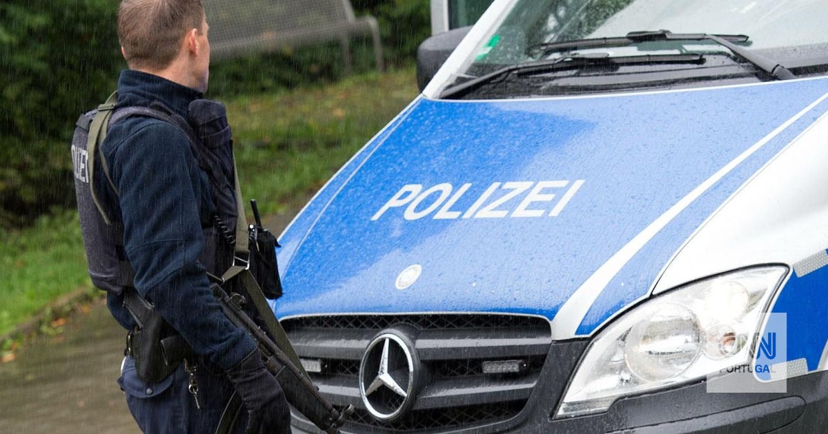 Bei einem Amoklauf in einer deutschen Schule ist eine Person schwer verletzt worden.  Der Verdächtige wurde festgenommen