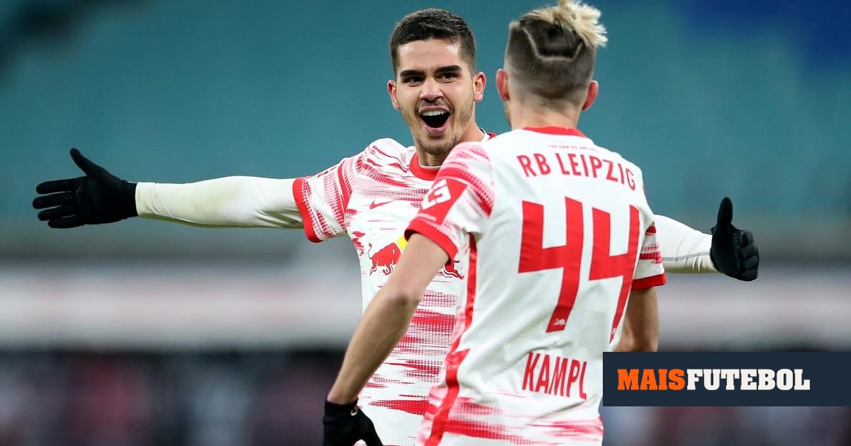 VIDEO: André Silva scores twice in Leipzig's rout thumbnail