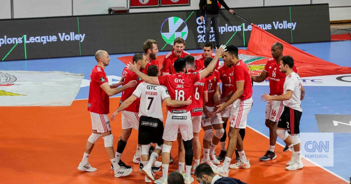Voleibol: Benfica volta a bater Sporting e fica a uma vitória do título -  CNN Portugal