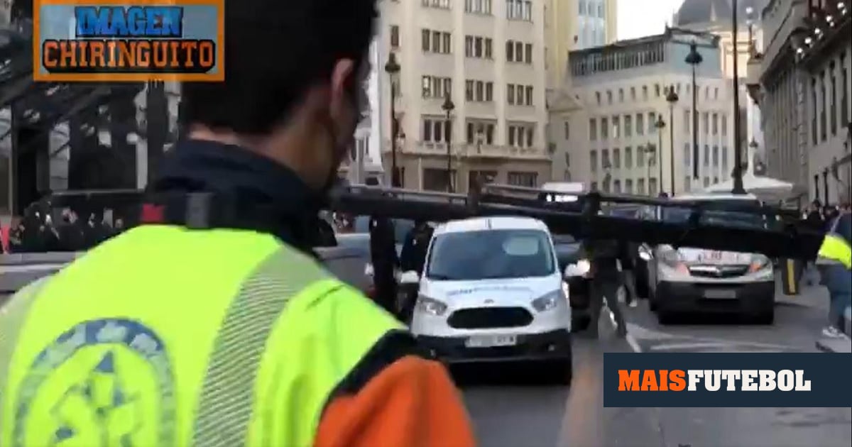 VÍDEO: tremendo susto junto ao hotel do Man. United thumbnail