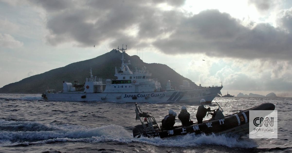 Un barco turístico con 24 pasajeros desaparece tras una llamada de socorro